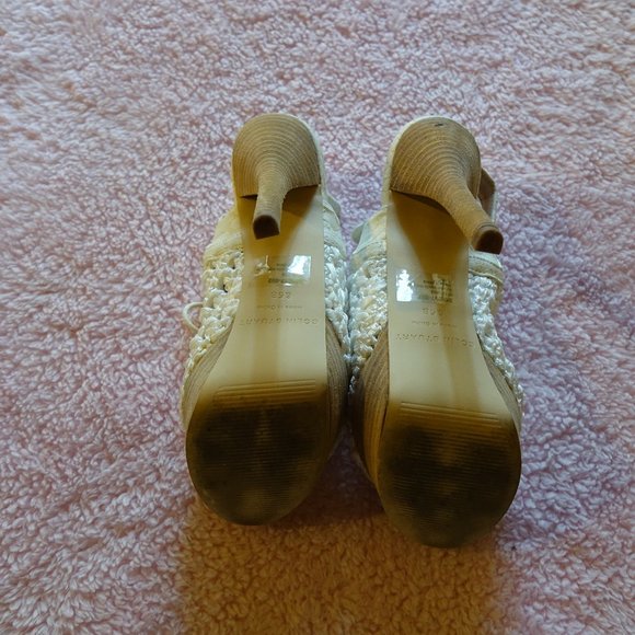 Colin Stuart White Lace Heel, Size 6.5 B - Picture 4 of 8